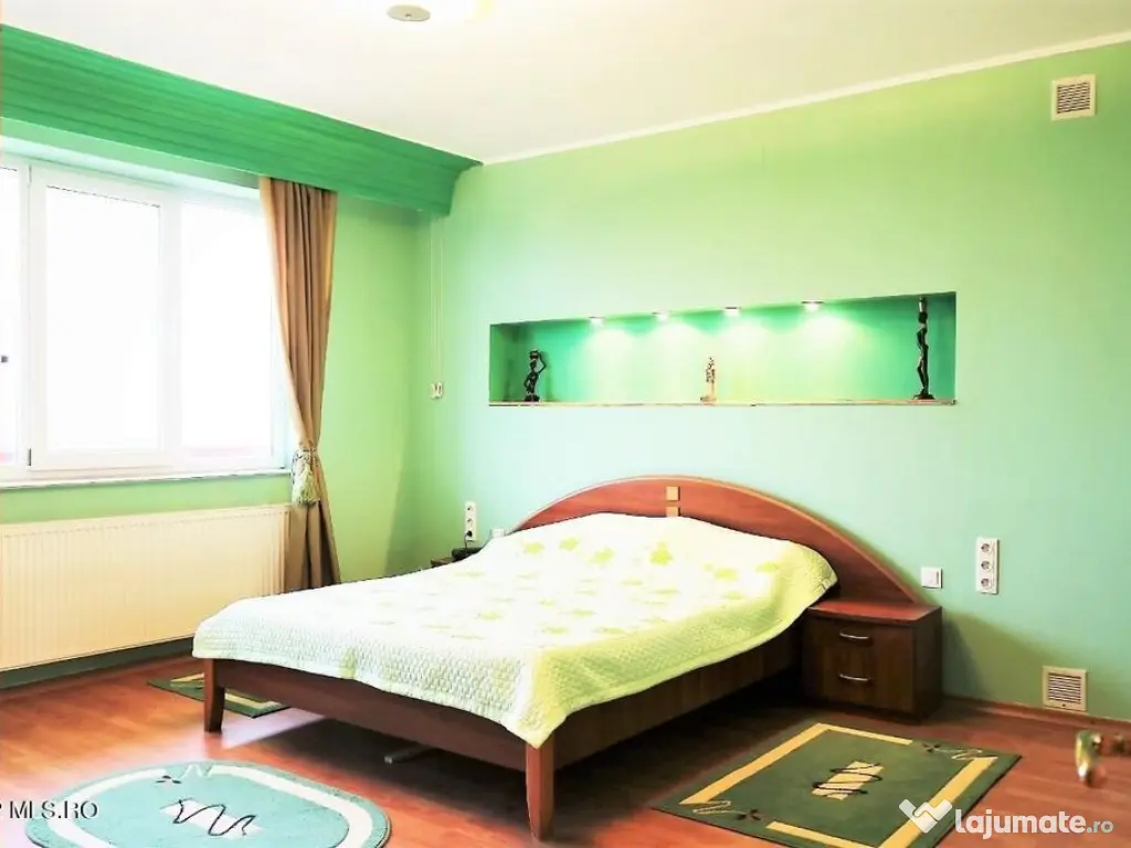 Ovidiu - Str. Nationala, Vila P+1E, teren 1094 mp, vedere...