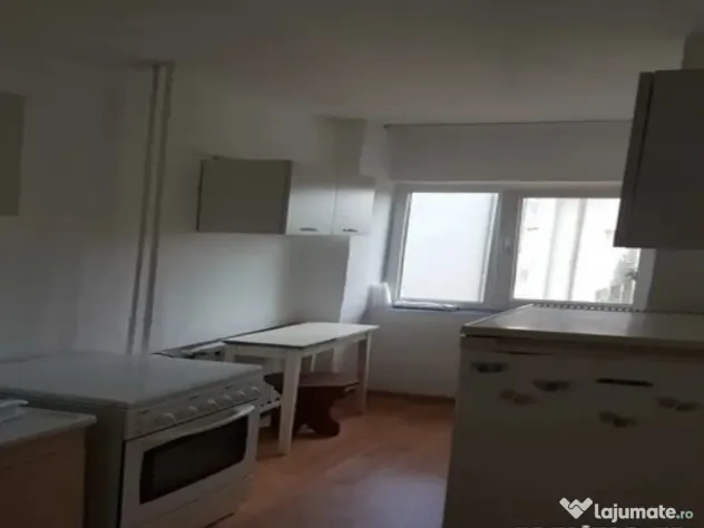 1 camera in zona Medicinei