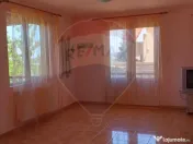 Casă cu mansardă cu 5 camere de vânzare în zonă metr... 