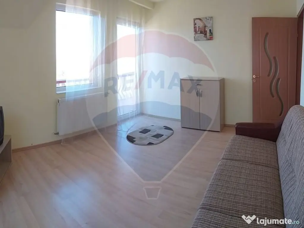 Casă cu mansardă cu 5 camere de vânzare în zonă metr...