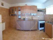 Casă cu mansardă cu 5 camere de vânzare în zonă metr... 