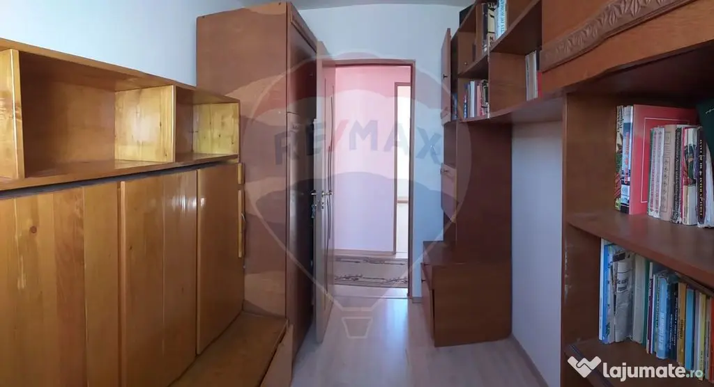 Casă cu mansardă cu 5 camere de vânzare în zonă metr...