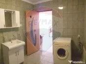 Casă cu mansardă cu 5 camere de vânzare în zonă metr... 