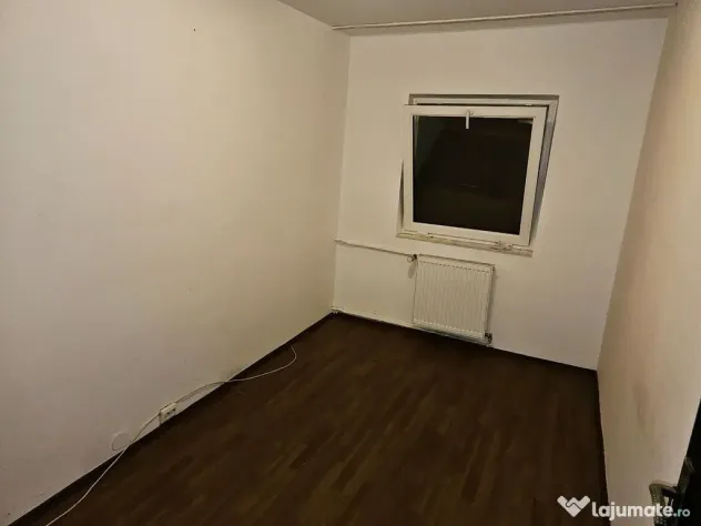 Apartament 3 camere – parter – zona 2 Cocosi, Micro 20
