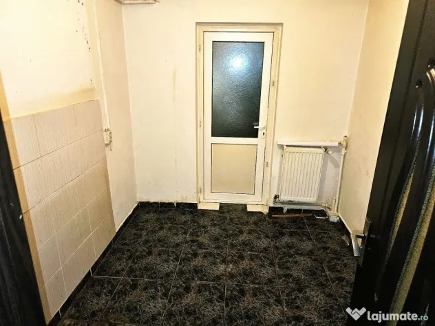 Apartament 3 camere – parter – zona 2 Cocosi, Micro 20