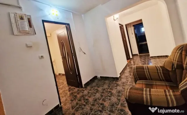 Apartament 3 camere – parter – zona 2 Cocosi, Micro 20