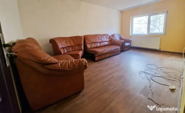 Apartament 3 camere – parter – zona 2 Cocosi, Micro 20