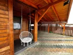 Cabană cu 3 dormitoare, 3 băi, terasă și teren de 400 mp