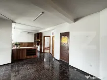 Casa de vanzare in Lazuri, ideala si pentru investitii
