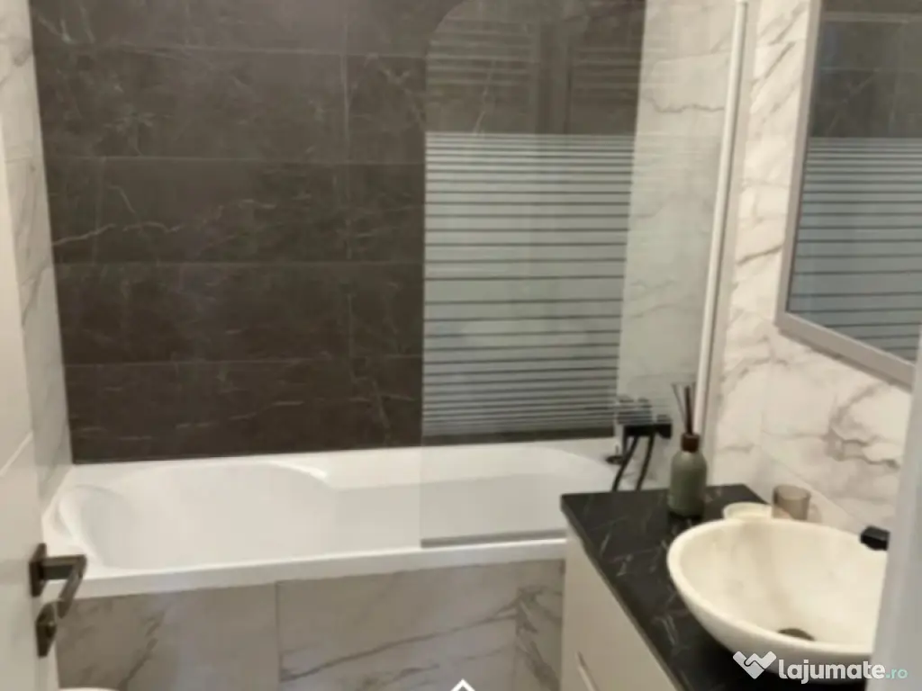 Apartament cu 2 camere decomandat | Loc de parcare inclus |