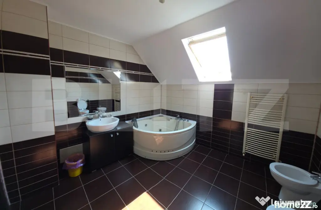 Duplex 147mp utili, 3 arii teren, zona Dedeman - Bistrita (Bistrita-Nasaud)