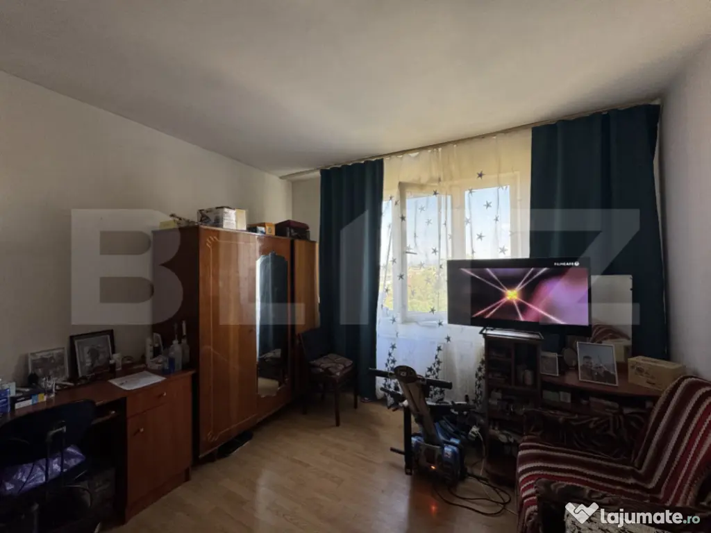 Apartament cu 2 camere, decomandat în Simeria