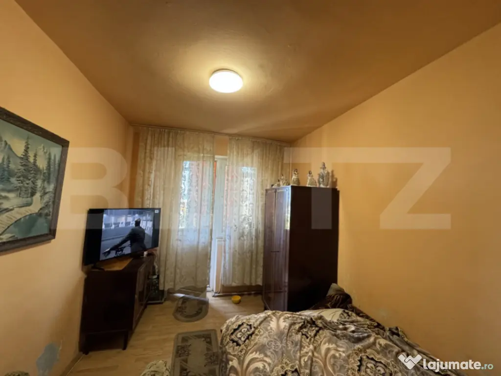 Apartament cu 2 camere, decomandat în Simeria