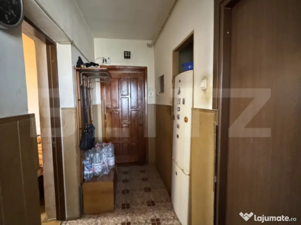 Apartament cu 2 camere, decomandat în Simeria