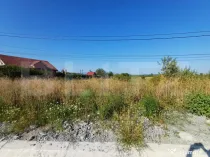 Teren intravilan si extravilan, 9500 mp, cu dublă deschider