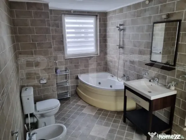 Apartament 3 camere, 140mp, Ultracentral - Targu Mures (Mures)