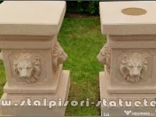 Soclu, stativ, cap de leu, galben patinat, model S84. 