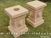 Soclu, stativ, cap de leu, galben patinat, model S84. 