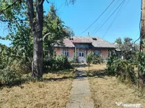 Casă / Vilă cu 4 camere de vânzare în zona Central