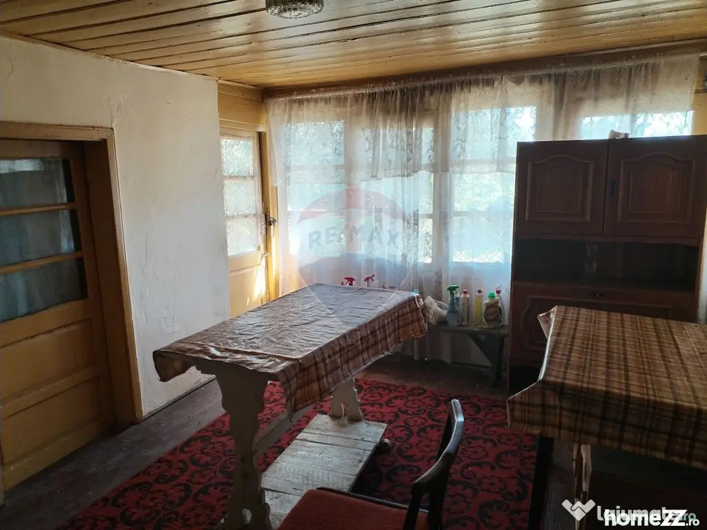 Casă / Vilă cu 4 camere de vânzare în zona Central