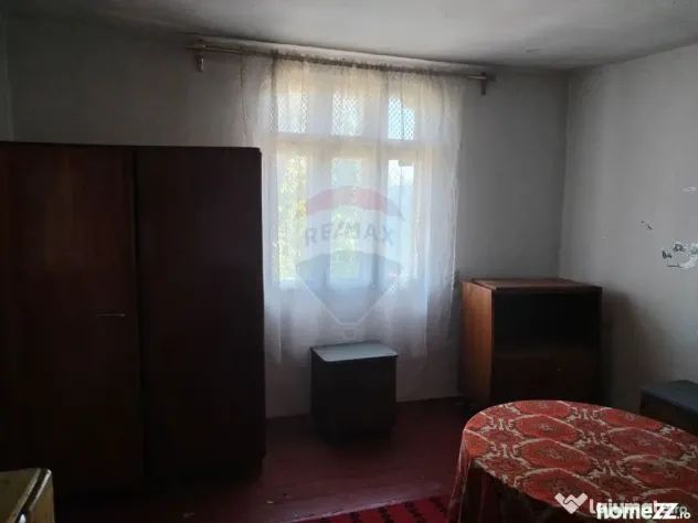 Casă / Vilă cu 4 camere de vânzare în zona Central