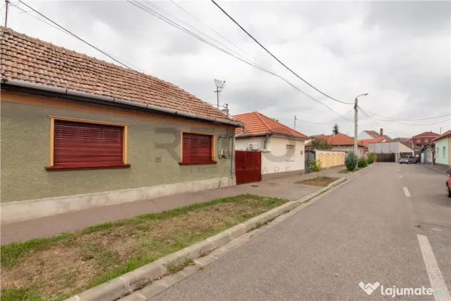 Casa renovabila cu teren de 620 mp in Cantemir