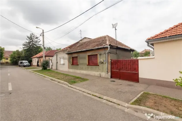 Casa renovabila cu teren de 620 mp in Cantemir