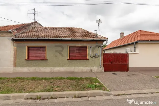 Casa renovabila cu teren de 620 mp in Cantemir