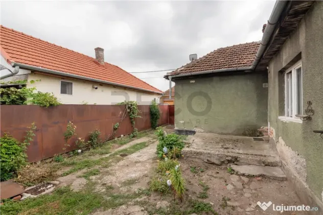 Casa renovabila cu teren de 620 mp in Cantemir