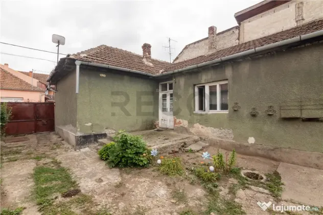 Casa renovabila cu teren de 620 mp in Cantemir