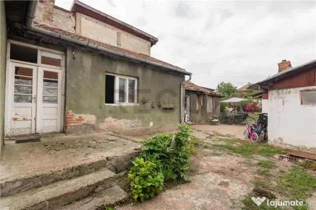 Casa renovabila cu teren de 620 mp in Cantemir