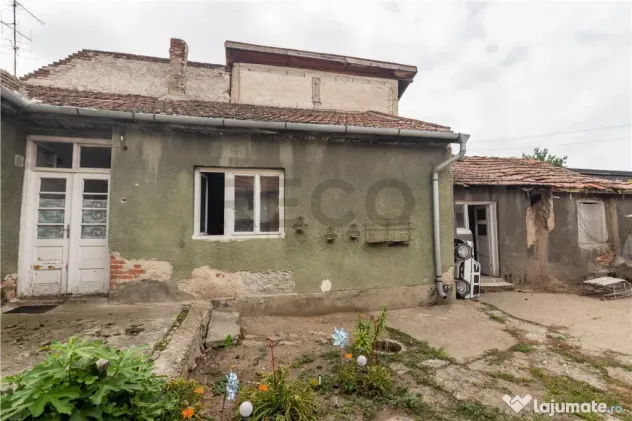 Casa renovabila cu teren de 620 mp in Cantemir