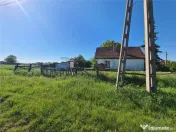 RECO Casa in Ungaria cu teren generos 