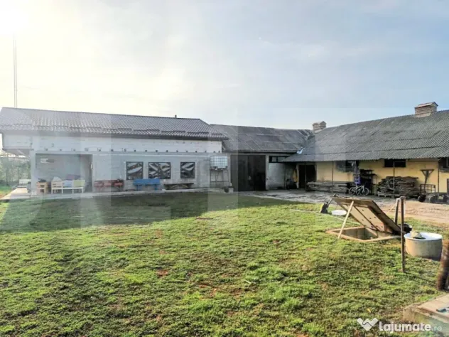 Proprietate cu casă la roșu și teren 5.500 mp – Zăice?