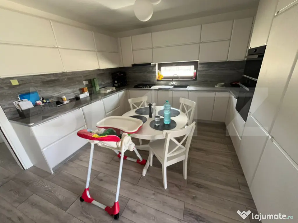 ???? Vilă modernă, de vanzare, cu 5 camere, teren 604 mp,