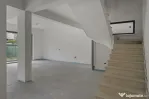 Casă nouă, complet finisată, aproape de Metrou Păcii ...