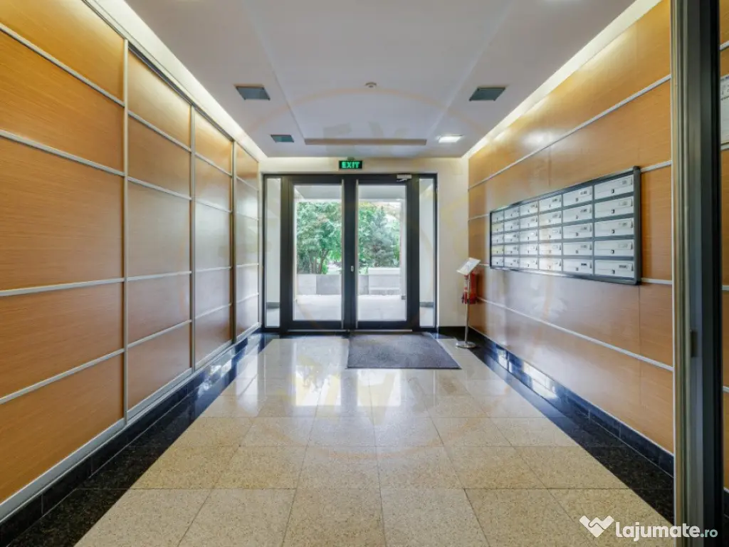 Apartament superb cu vedere panoramica spre lac!