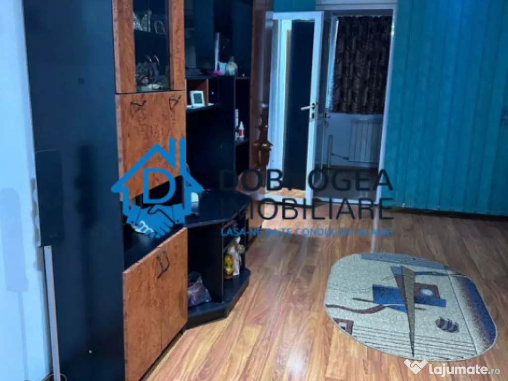 ZONA CENTRALA 2 CAMERE SEMIDECOMANDAT, PARTER