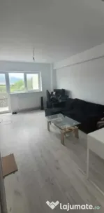 Apartament 3 camere, decomandat - zona Tractorul