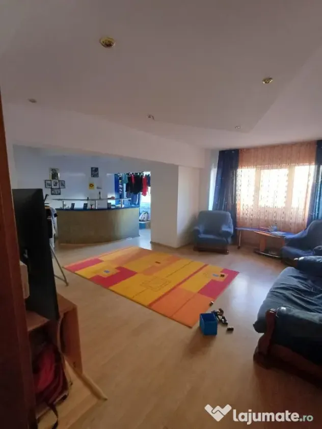 Republicii - Caraiman 3 camere 88 mp etaj 2