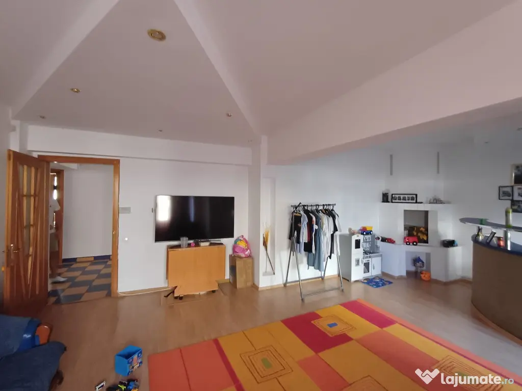 Republicii - Caraiman 3 camere 88 mp etaj 2