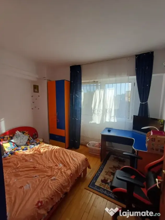 Republicii - Caraiman 3 camere 88 mp etaj 2
