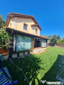 Casa individuala cu 4 camere, 520 mp de teren, zona cu acces