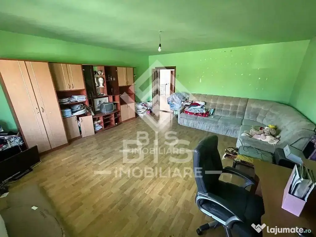 Casa spatioasa pe 3 nivele - Sigmir