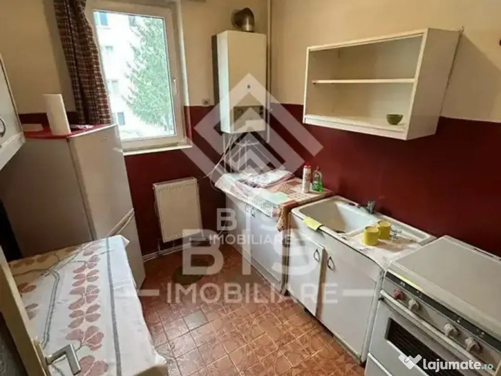 Apartament 2 camere - Decebal - Etaj 2 - Semidecomandat -