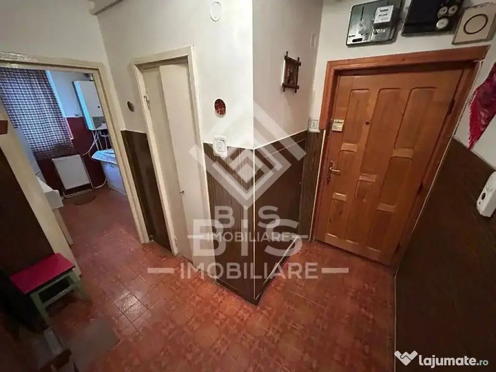 Apartament 2 camere - Decebal - Etaj 2 - Semidecomandat -