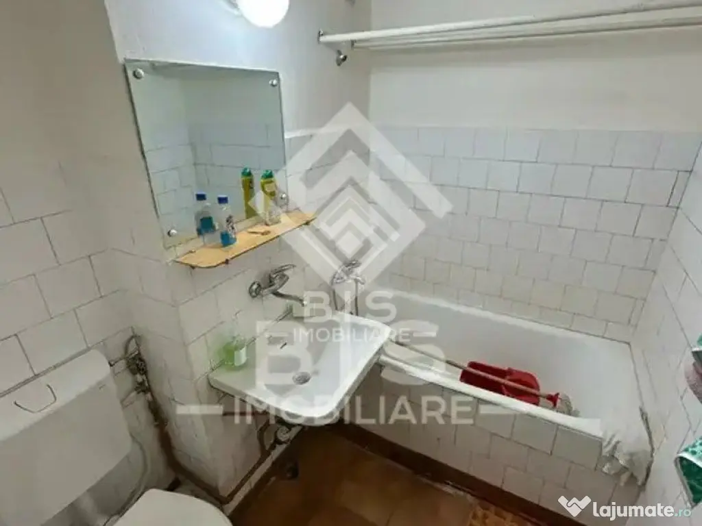 Apartament 2 camere - Decebal - Etaj 2 - Semidecomandat -