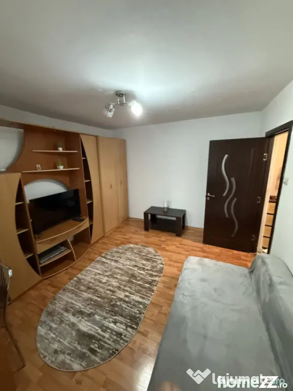 Garsonieră decomandata, 32 mp utili, zona Rovine - Craiova (Dolj)