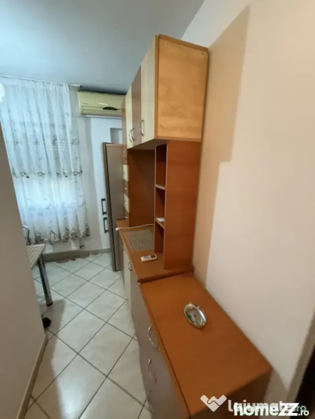 Garsonieră decomandata, 32 mp utili, zona Rovine - Craiova (Dolj)