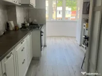 Apartament 2 camere decomandat - zona Racadau/priveliste deosebita.